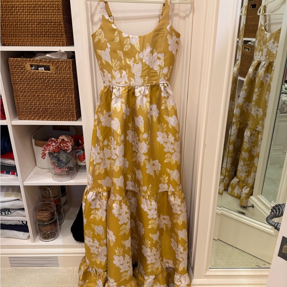 The Avery Dress in Gold Baroque Floral - Picture 4 of 6